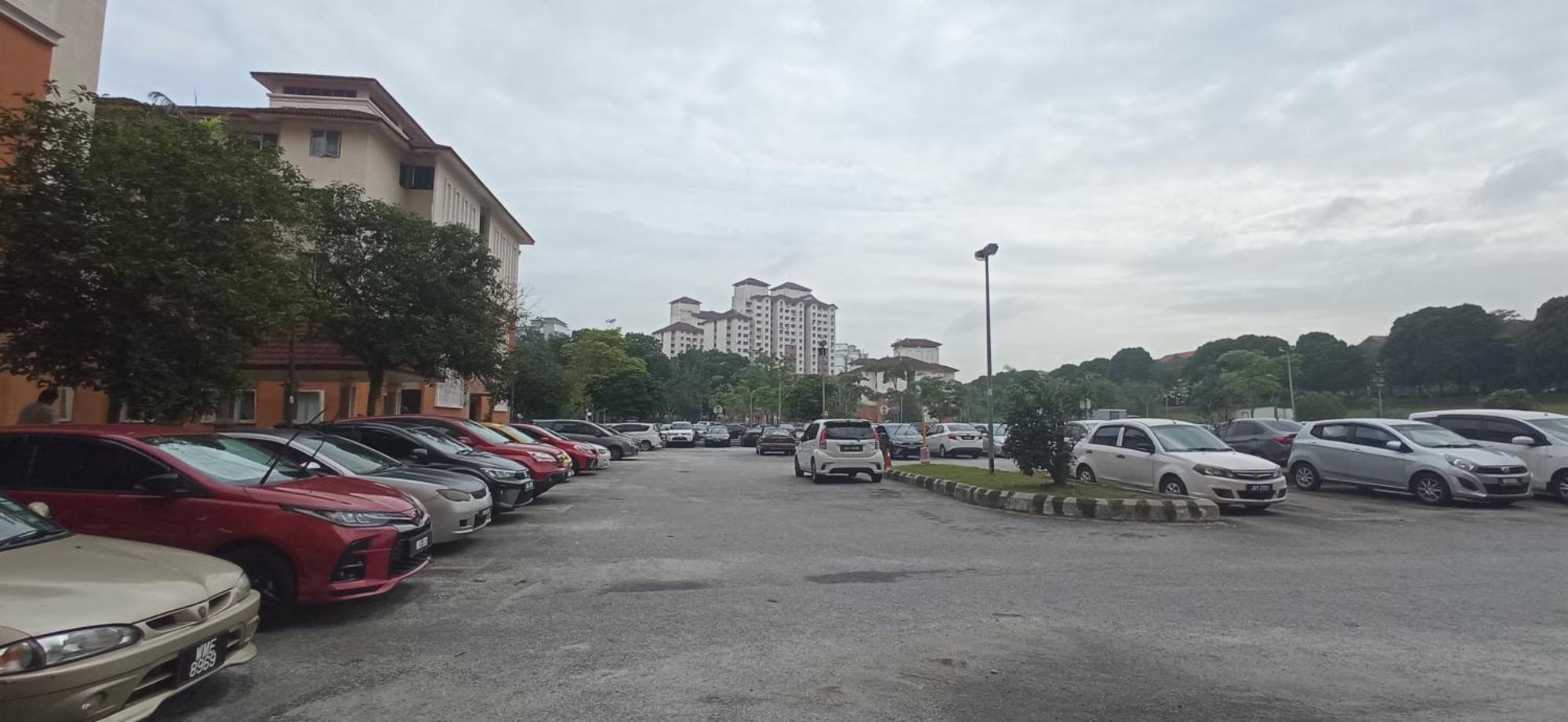 M.Fr Homestay Pangsapuri Putra Damai Putrajaya Bagian luar foto